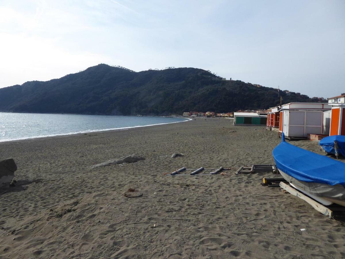 House Little Boat By Holiday World Riva Trigoso Exterior foto